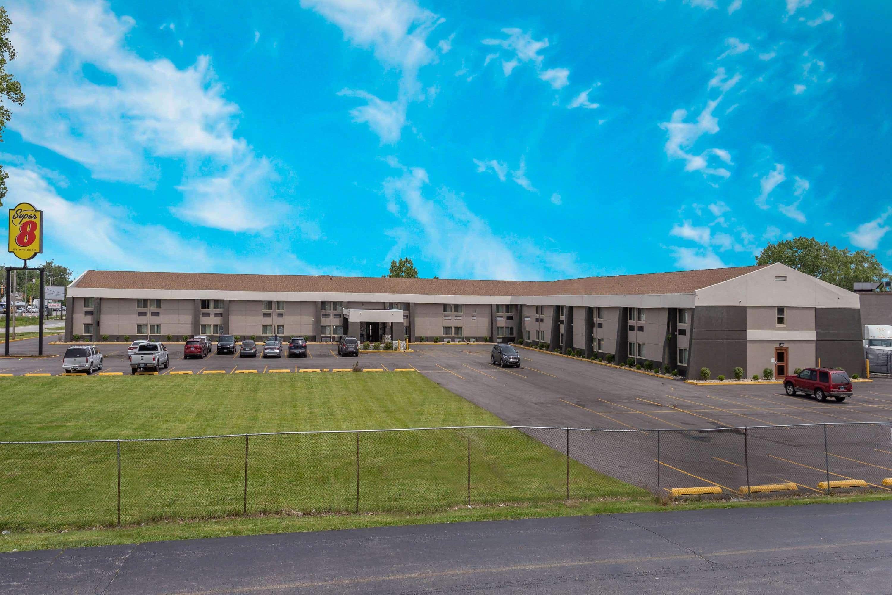 Super 8 By Wyndham South Holland Hotel Exterior foto